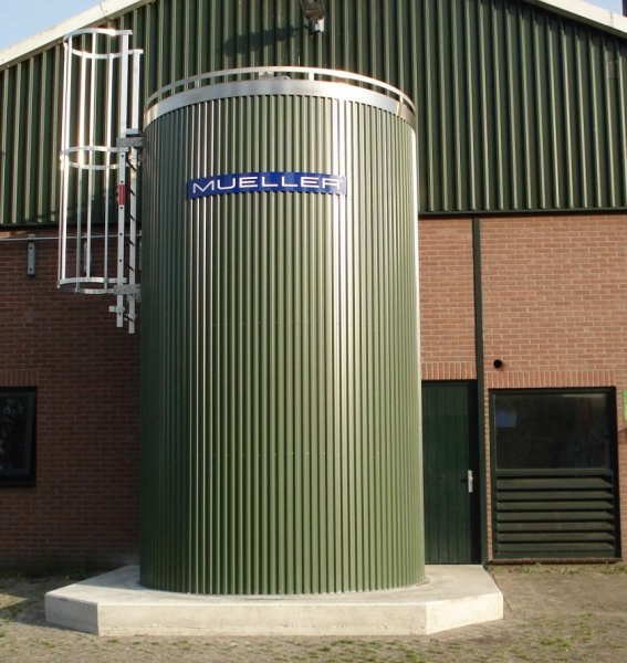 Silo milk cooling and -storage