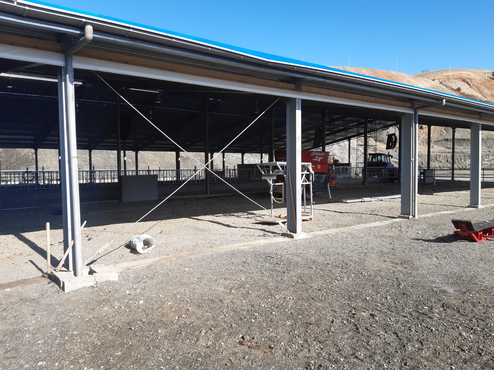 Stable exterior — Dairy farm for 120 cows in Sulaymaniyah, Iraq